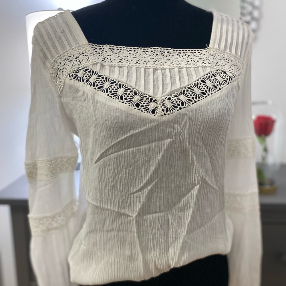 Doe & Rae long sleeves white blouse
